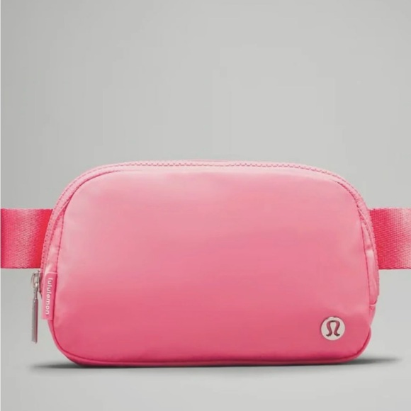 lululemon athletica Handbags - NWT Lululemon Bubblegum Pink Everywhere Belt Bag 1L